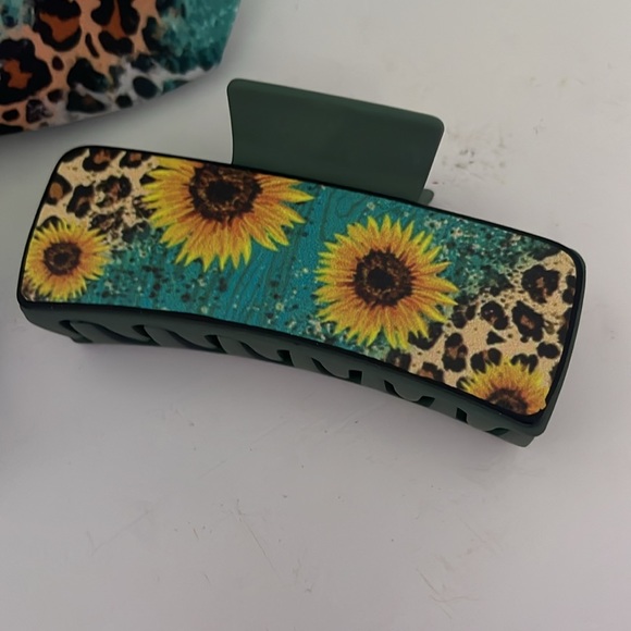 Cosmetic bag southwest style turquoise leopard print w/ 2 hair jaw clips - Picture 3 of 6